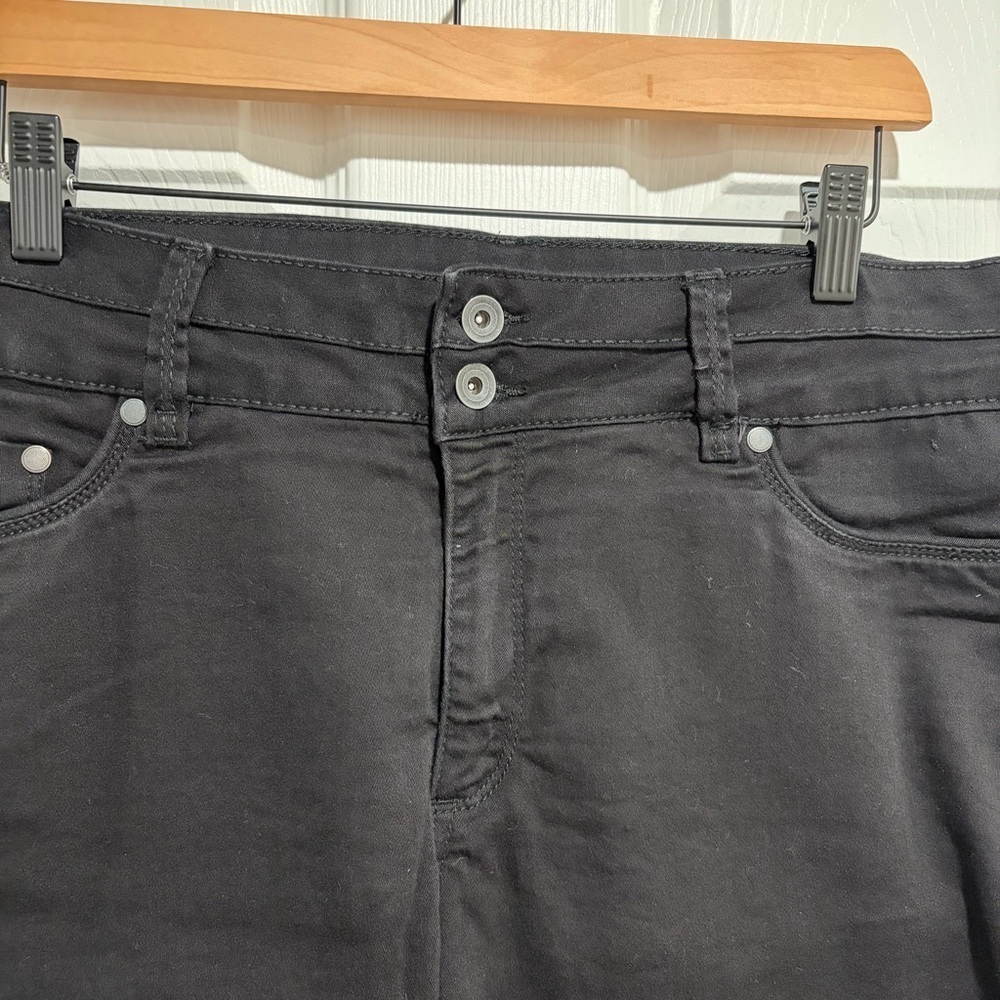 2/$25 Suko Jeans Women's Black Denim Bermudas Shorts with Shorts - Picture 4 of 8